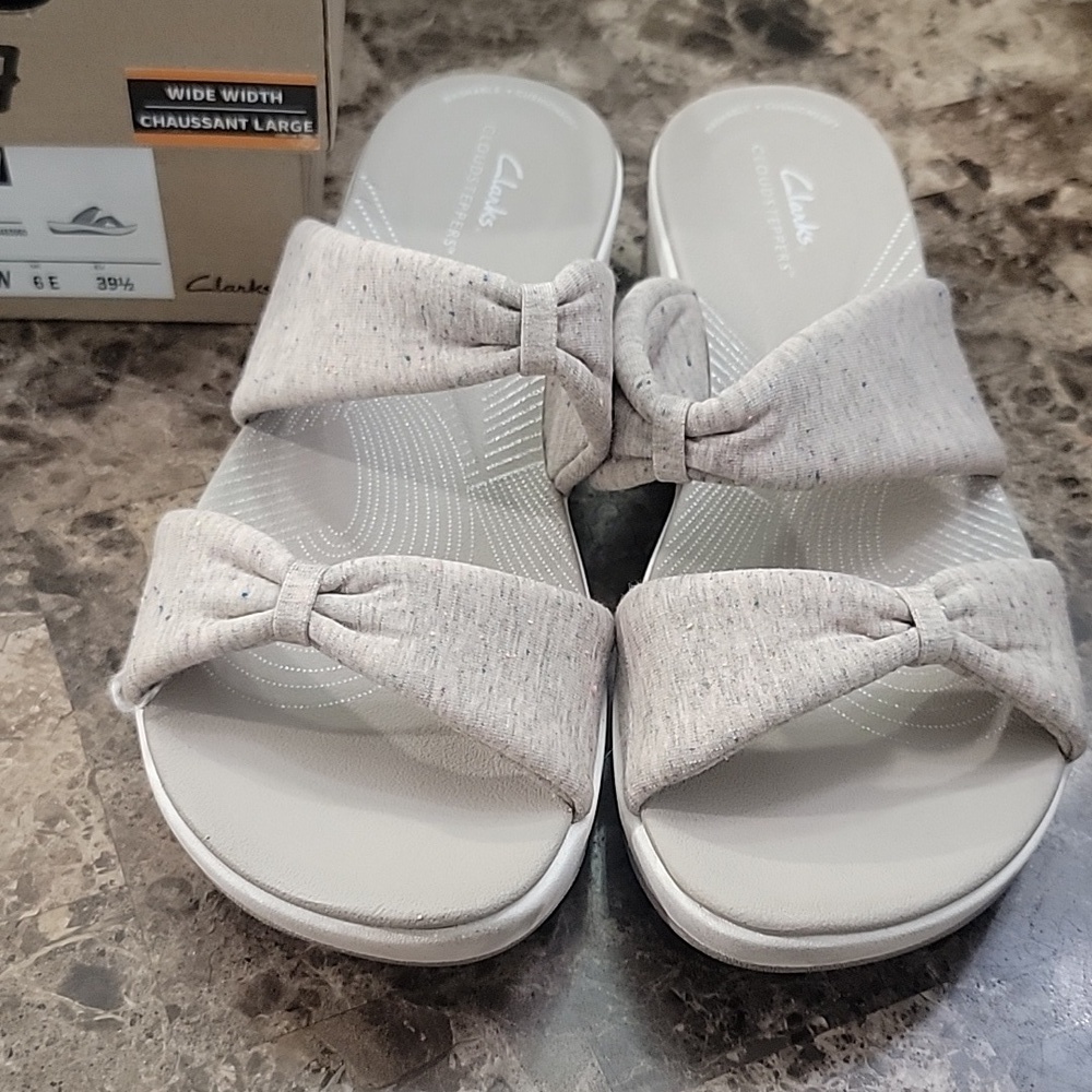 Clarks Cloudstepper's Arla Coast Sand Women's Cream Sandals Sz. 8.5 Wide